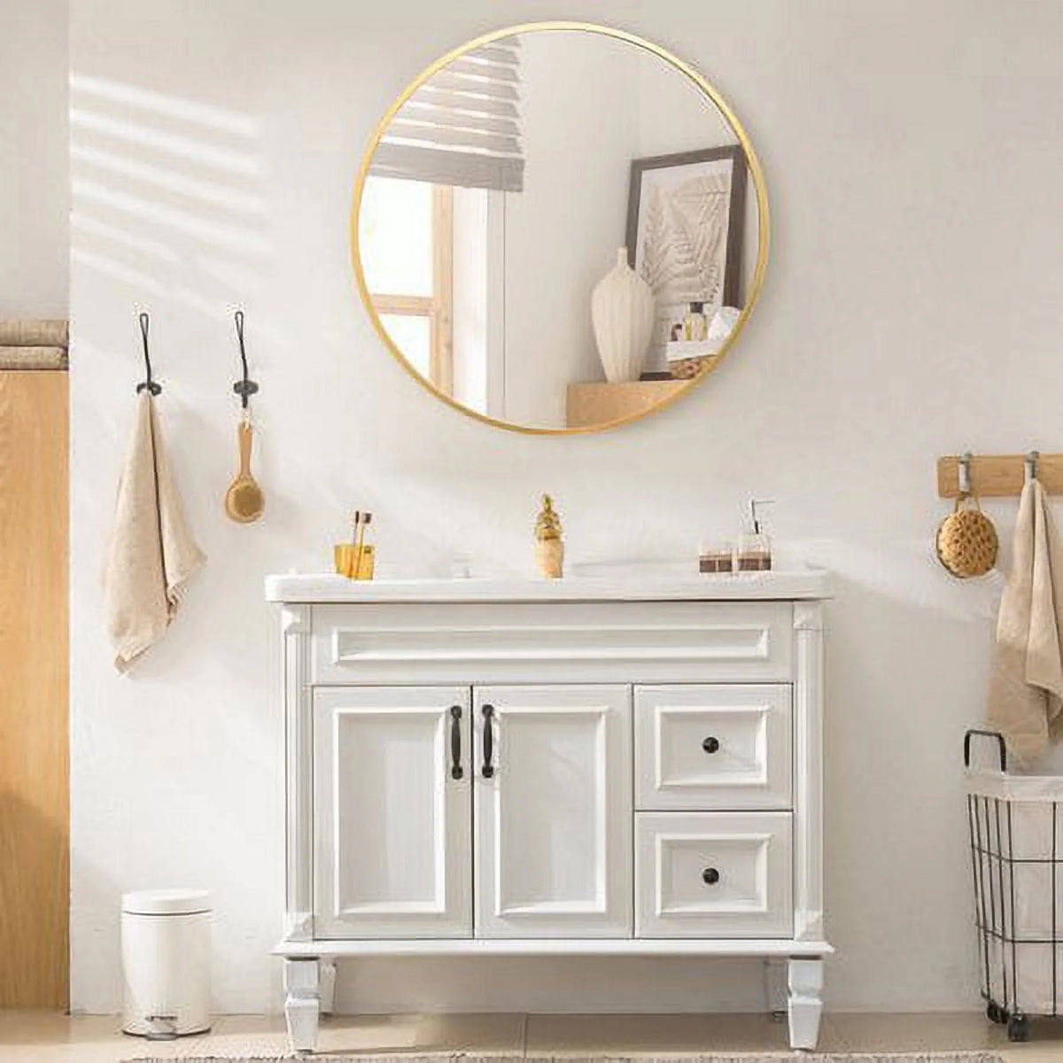 24 Round Wall Mounted Mirror A70980