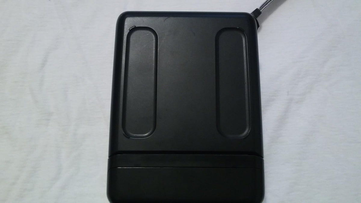 One 600 Ultra Instant Film Camera M516
