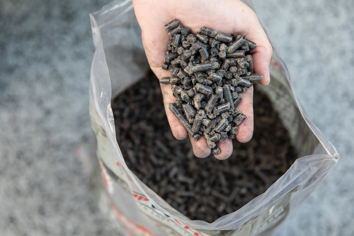 Charcoal Hickory Pellet Blend I1366