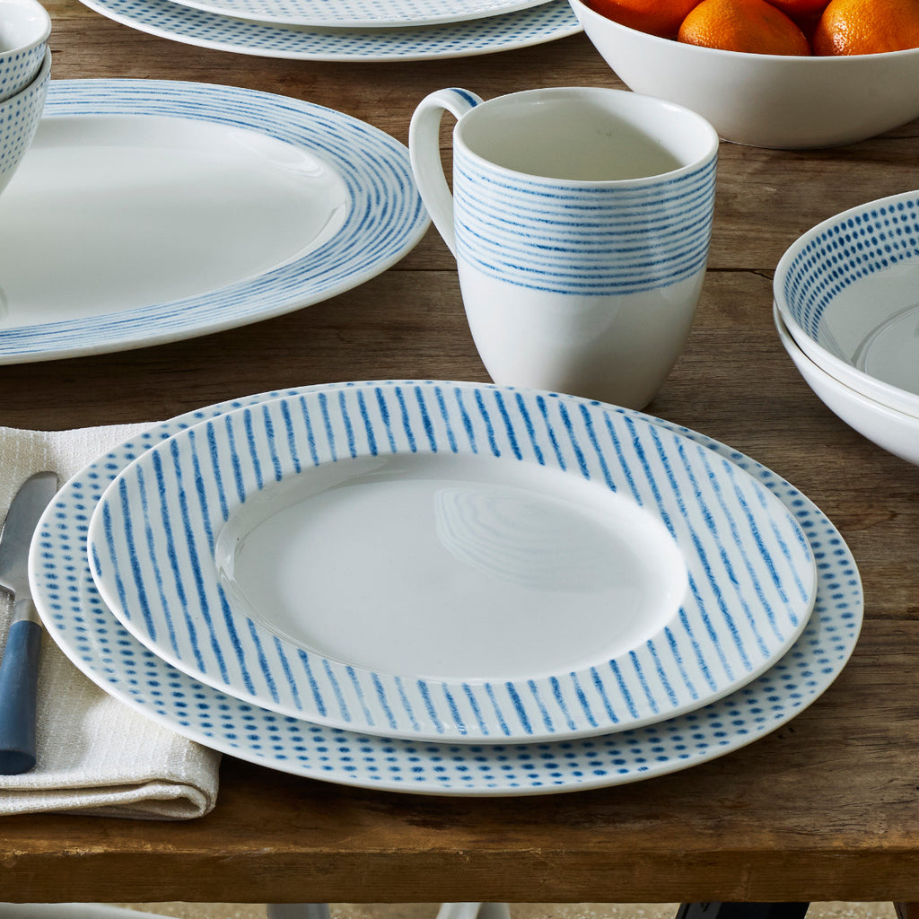 Set of 4 Blue Salad Plates E65828