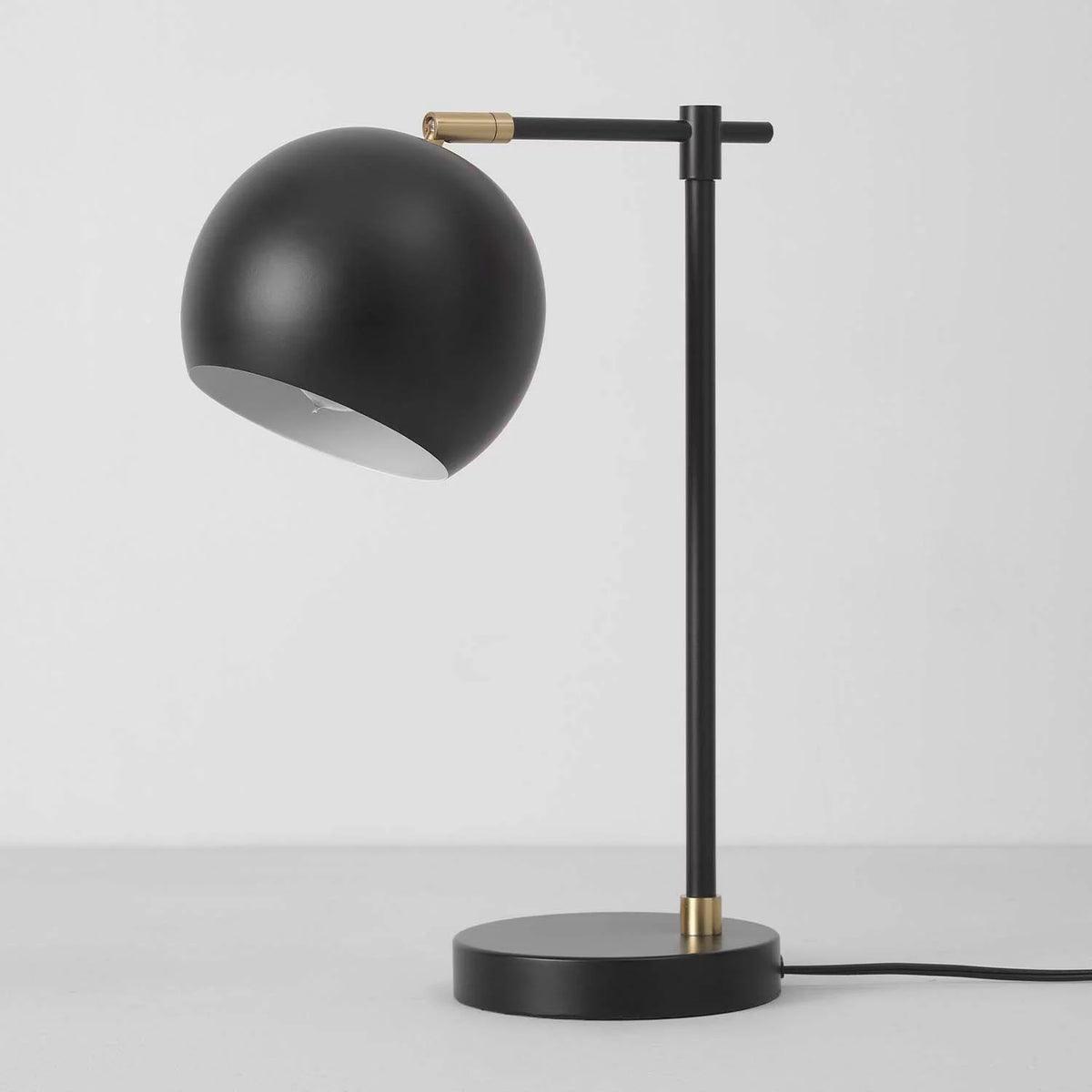 18" Matte Black Table Lamp Y607
