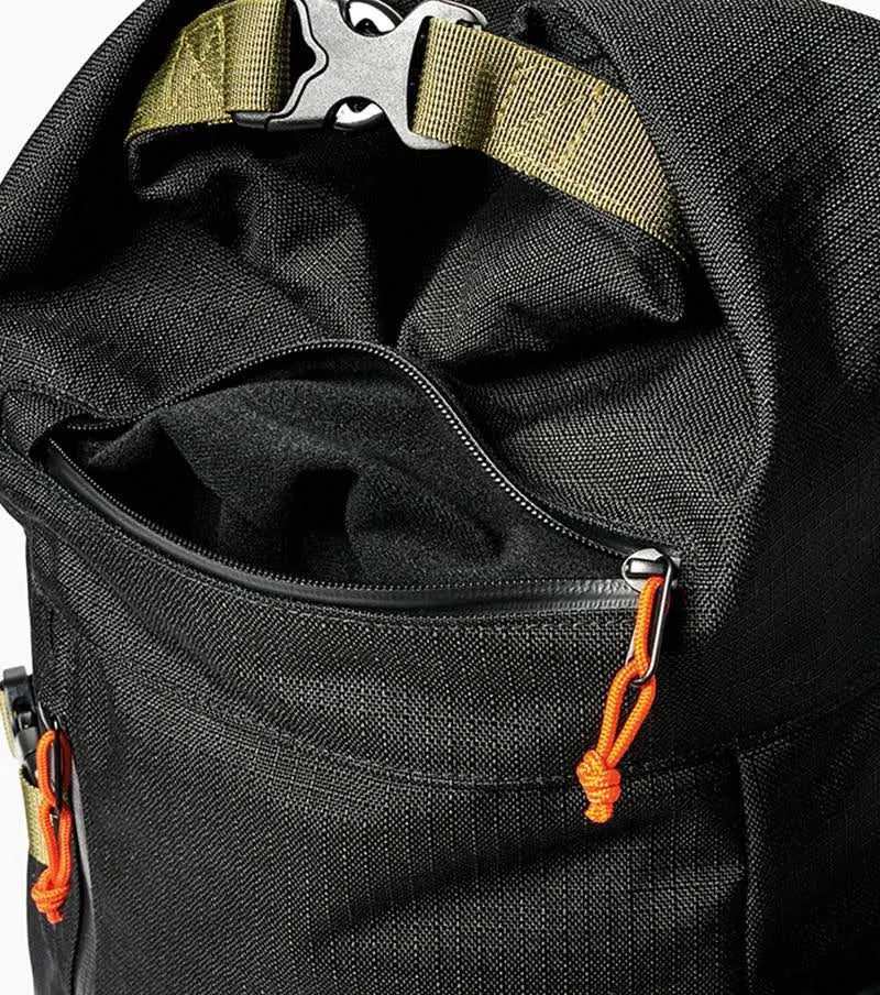 Camo 27L Bag Q659146