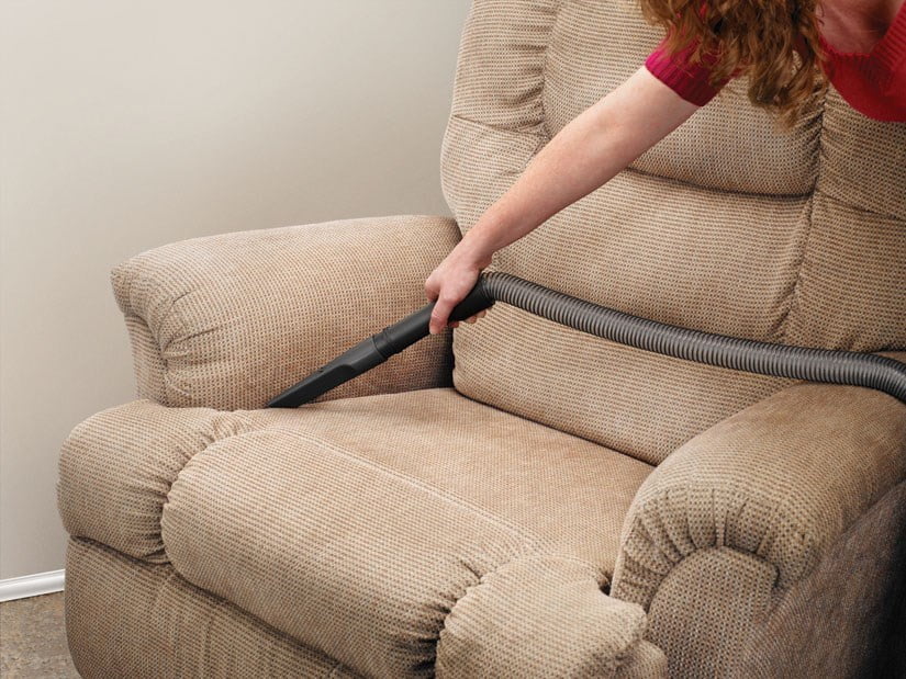 Bagless Upright Vacuum Q8462