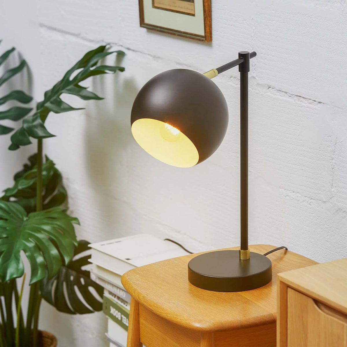 18" Matte Black Table Lamp Y607