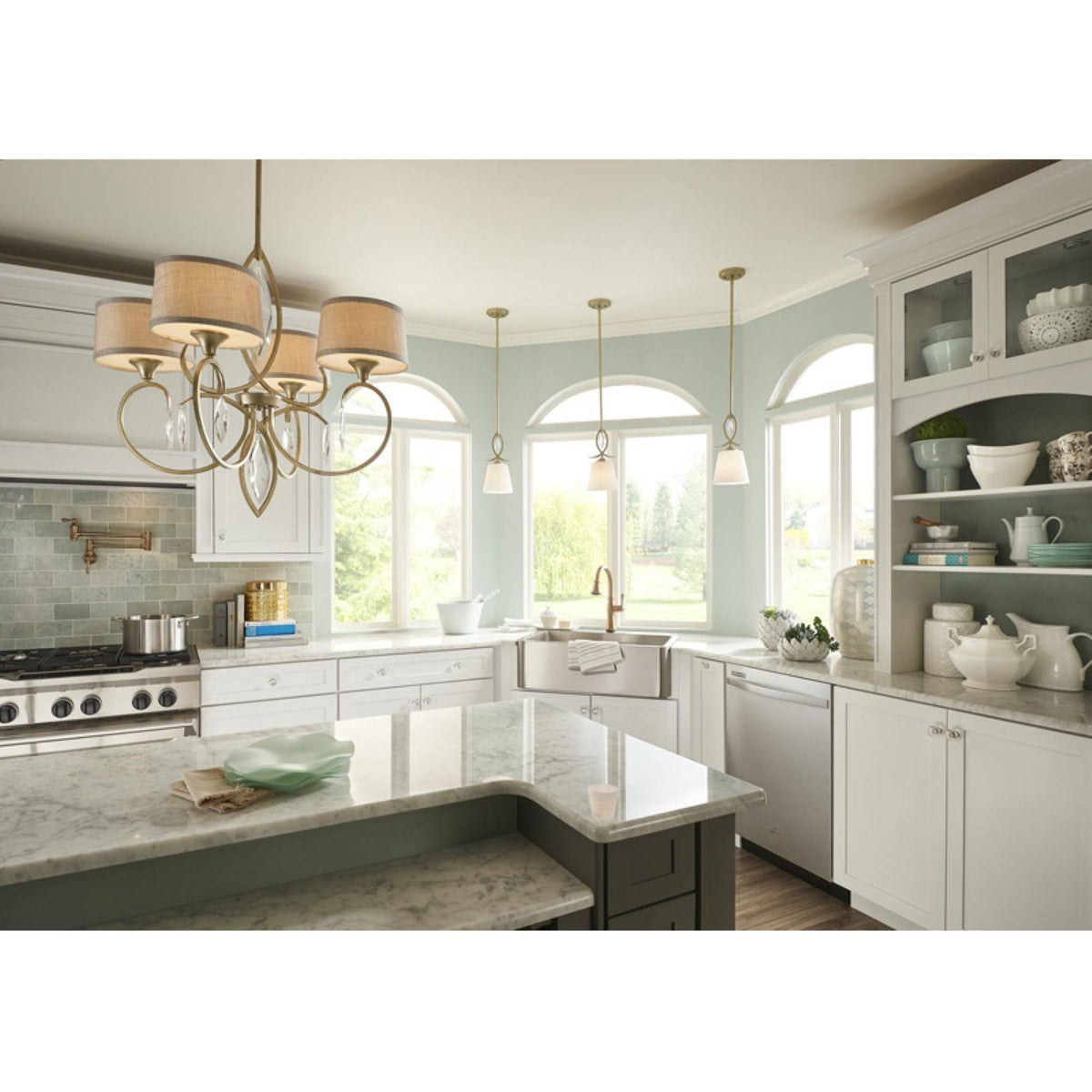 4 Light Chandelier Olde Bronze U402026