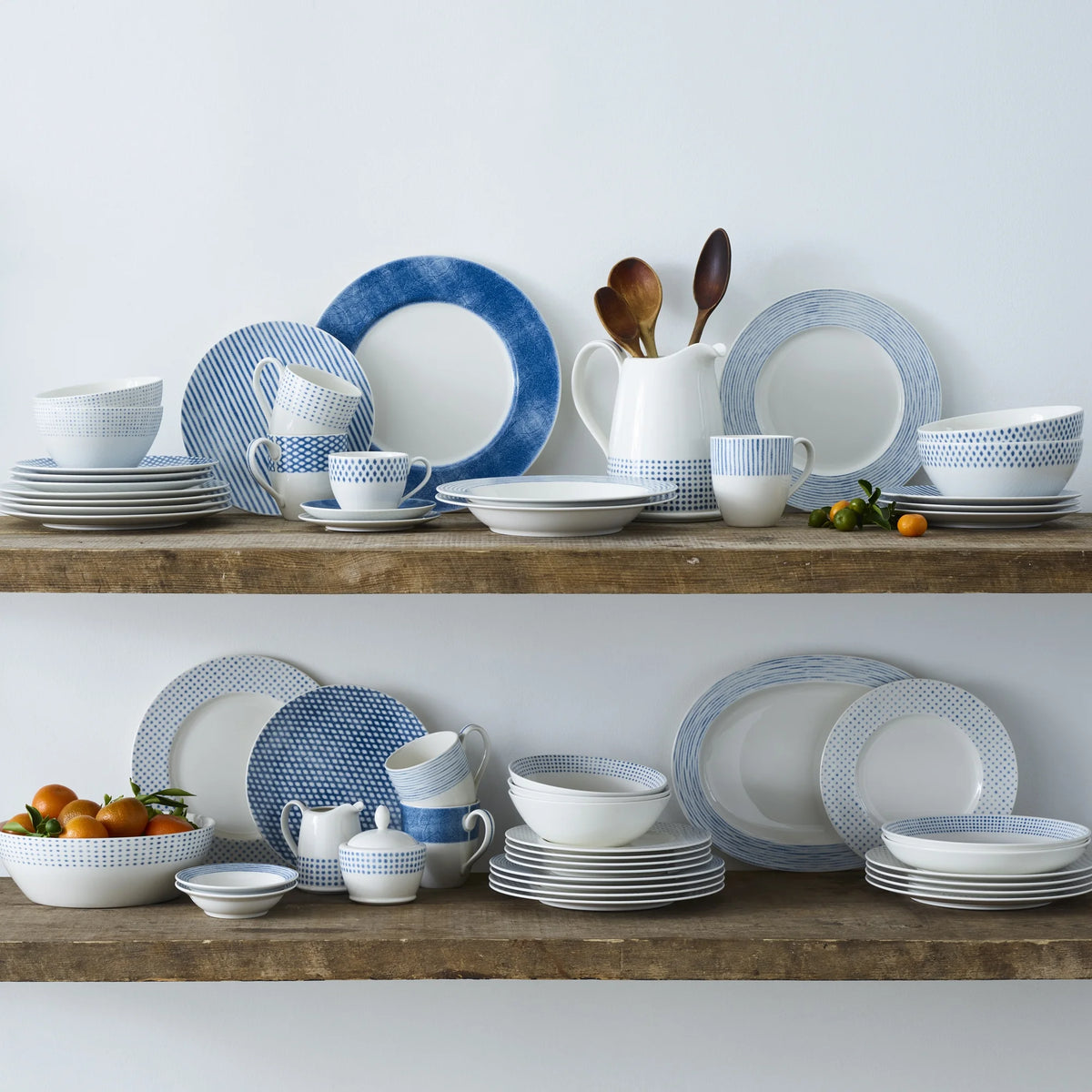 Set of 4 Blue Salad Plates E65828
