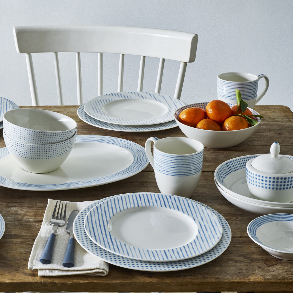 Set of 4 Blue Salad Plates E65828