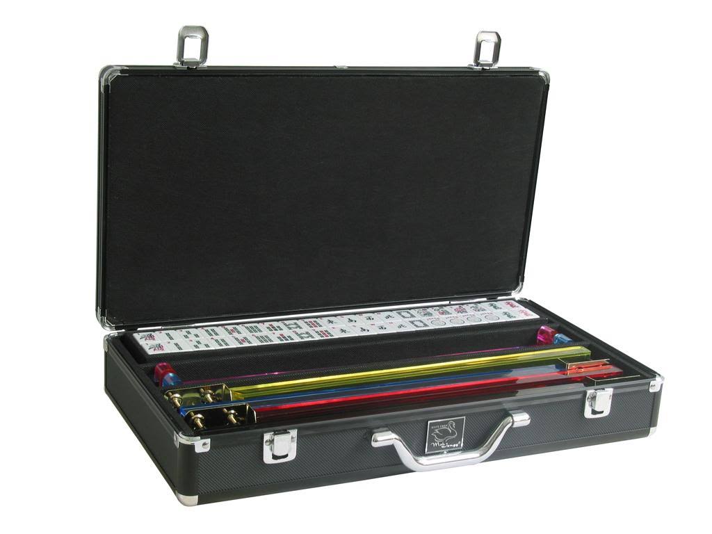 White/Green Tiles Classic Pusher Arms Aluminum Case Black J597