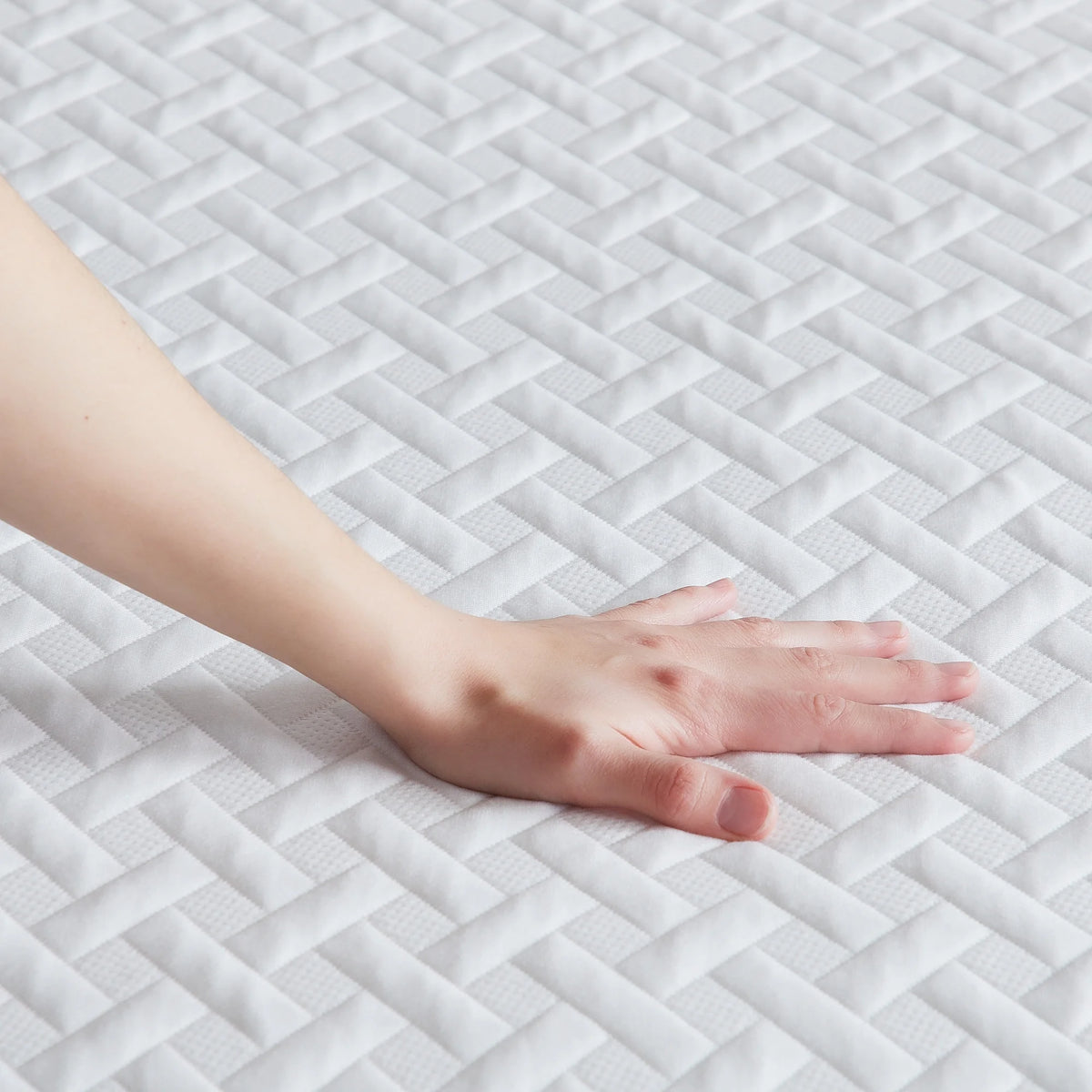 10" Medium Plush Gel Memory Foam Mattress, Queen G9175