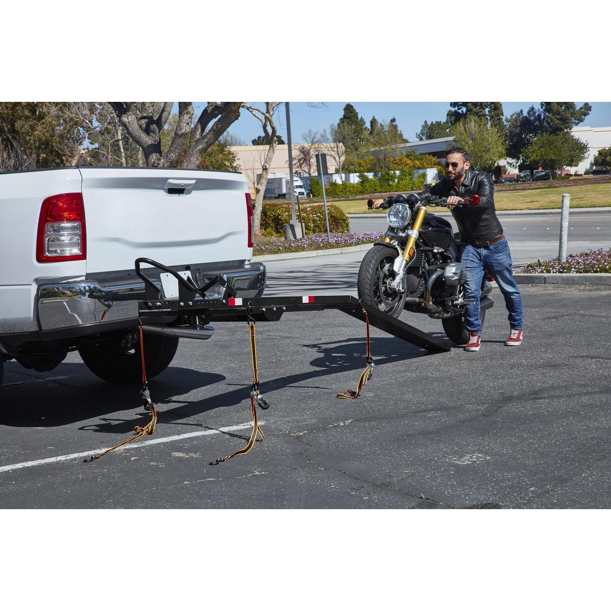 600 lb. Capacity Motorcycle Carrier Y331740