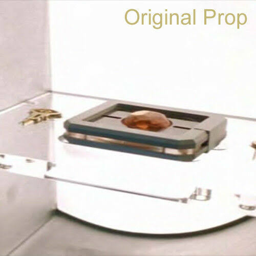 James Bond - Goldeneye Limited Edition Prop Replica T4319